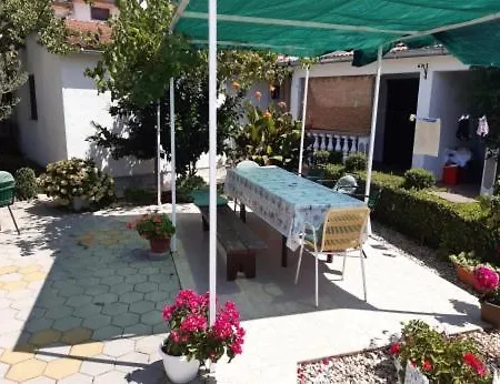 Jednosoban I Trosoban Apartamento Sukošan