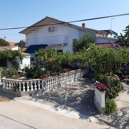 Jednosoban I Trosoban