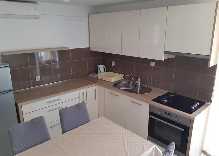 Jednosoban I Trosoban Апартаменты Сукошан