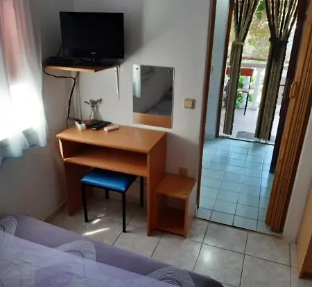 Compact Family Apartments 1-4 *