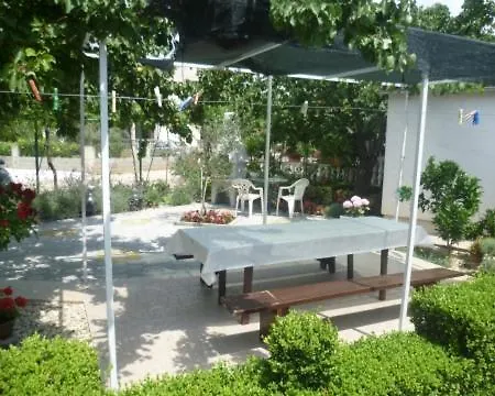 Jednosoban I Trosoban