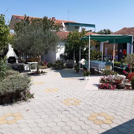 Appartement Compact Family Apartments 1-4 *