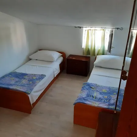 Compact Family Apartments 1-4 *