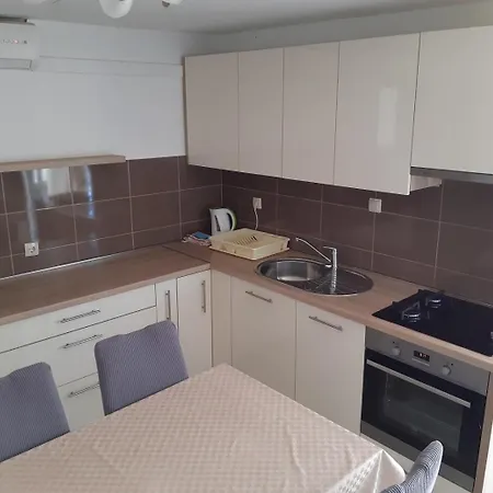 Jednosoban I Trosoban Apartment Sukosan
