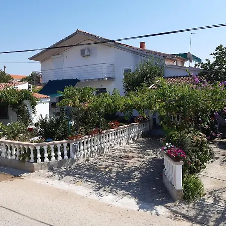Compact Family 1-4 * Sukošan